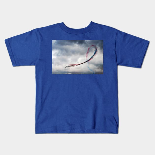 Red Arrows aerobatic display Kids T-Shirt by fantastic-designs